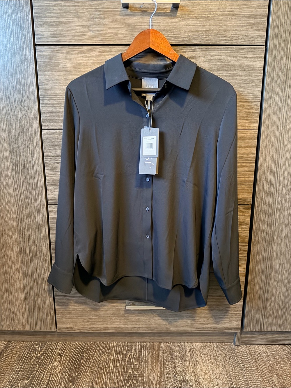 LYSSÉ New York Button Down New with Tags!